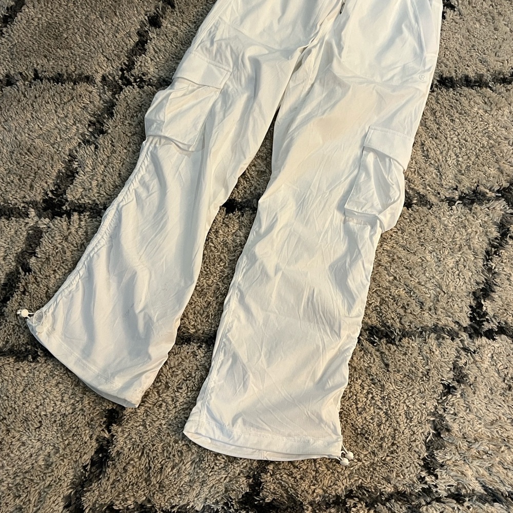 Lululemon Dance Studio Relaxed-Fit Mid-Rise Cargo Pant - White (M) - Picture 5 of 15